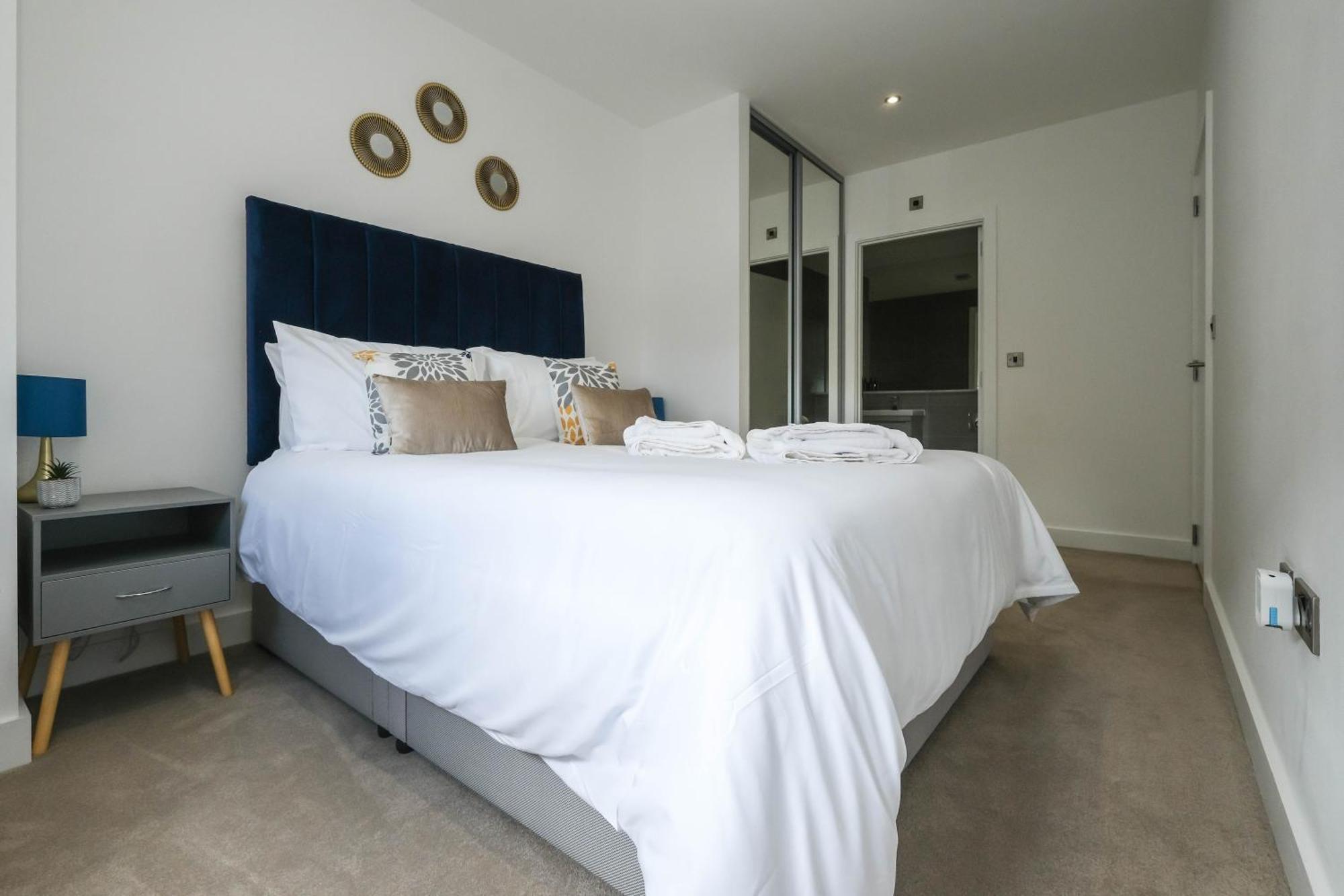 Brand New 2 Bedroom Apartment Centre Of 索利赫尔 外观 照片